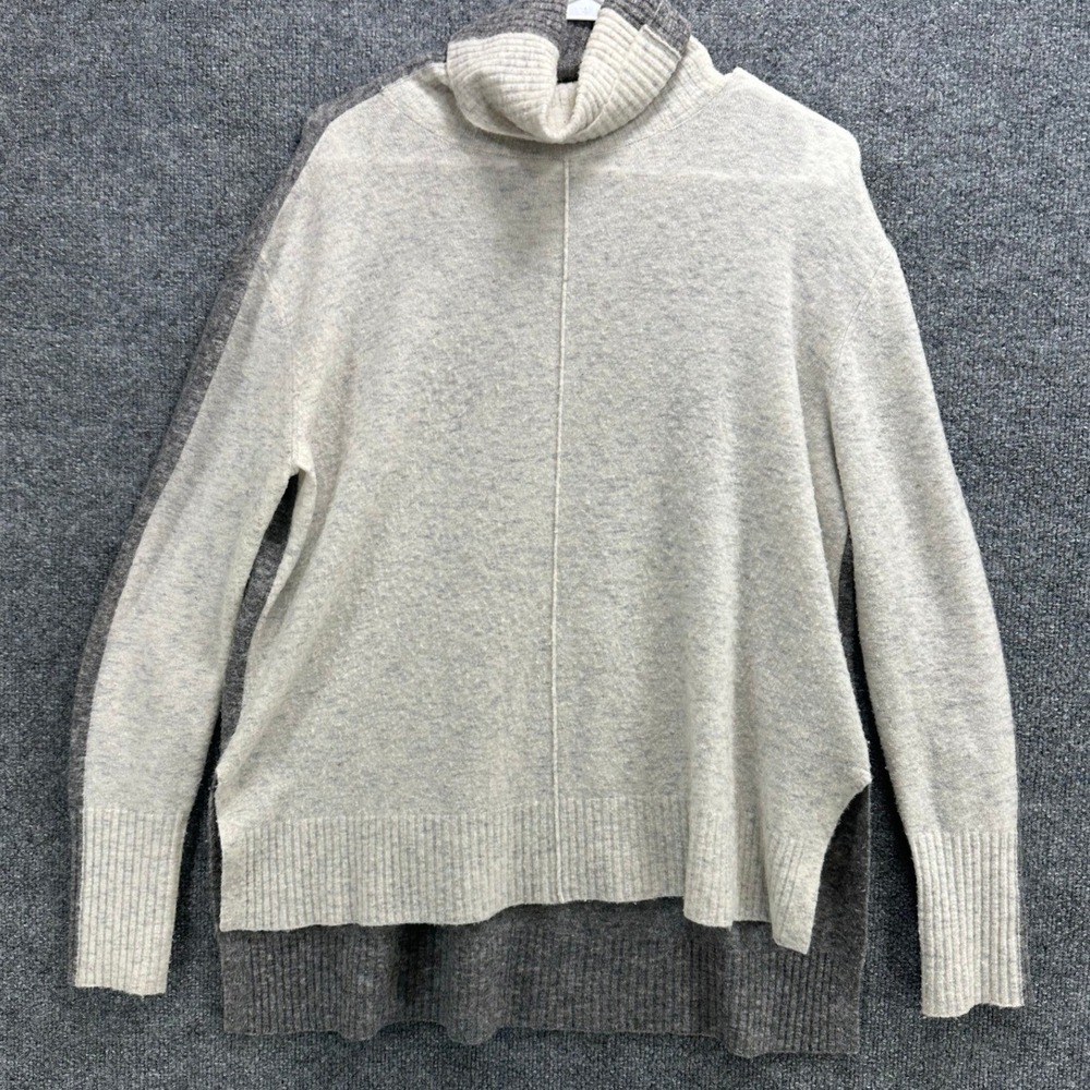 Athleta Womens Gray Colorblock Wool Blend Turtleneck Sweater Small Relaxed Fit